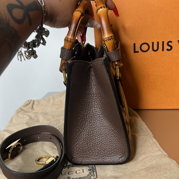 Gucci Mini Diana Bag - Picture 4 of 14